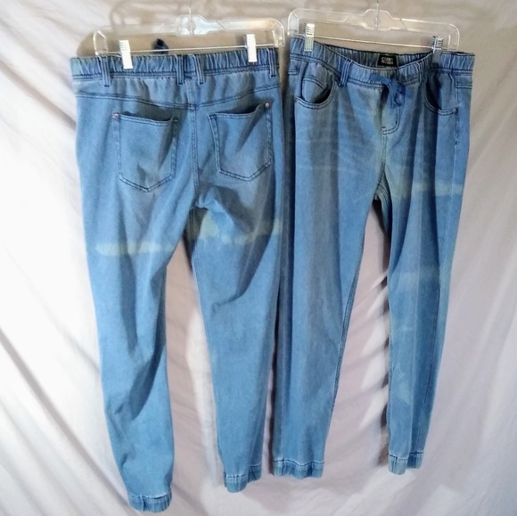 SOLD Set of 3 Celebrity Pink Jeans - Picture 3 of 8